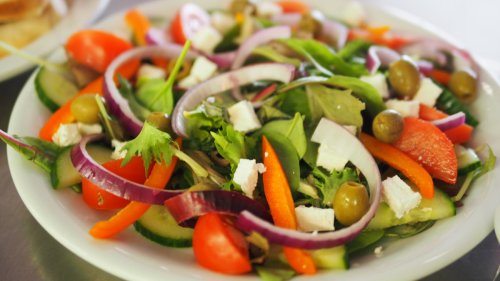 Salata İle Diyet: Sağlıklı ve Dengeli Beslenme İçin Salata Tüyoları